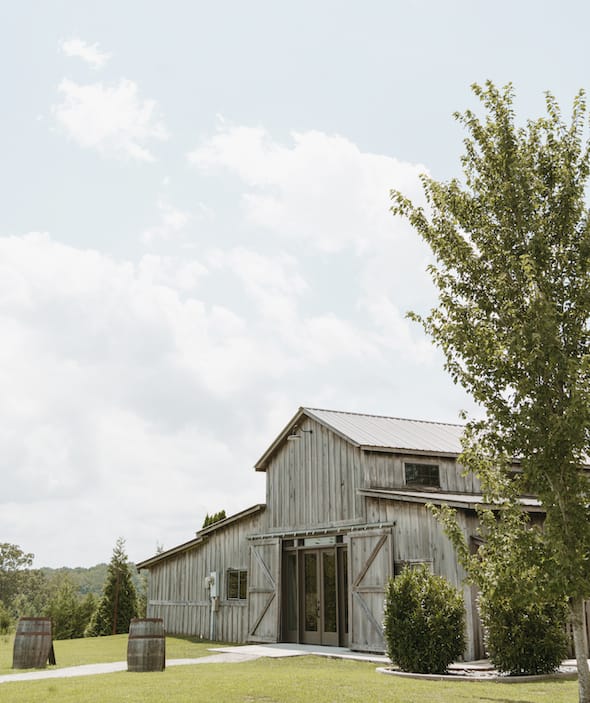 Cedar Hills Farm reception barn exterior
